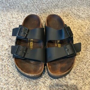 Birkenstock black Arizona strappy buckle sandals sz 7